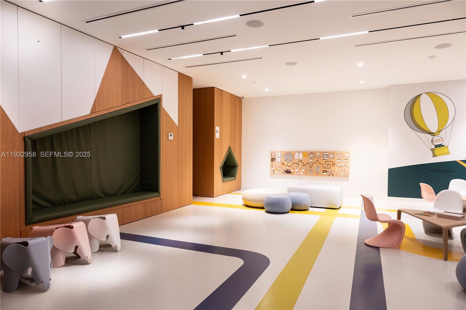 ASTON MARTIN RESIDENCES - Residential