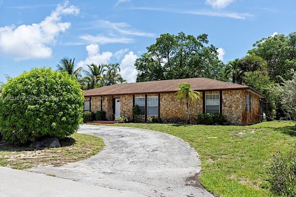 Photo of 3910 NW 4th Ct #3910, Boca Raton, FL 33431 (MLS # A12023075)