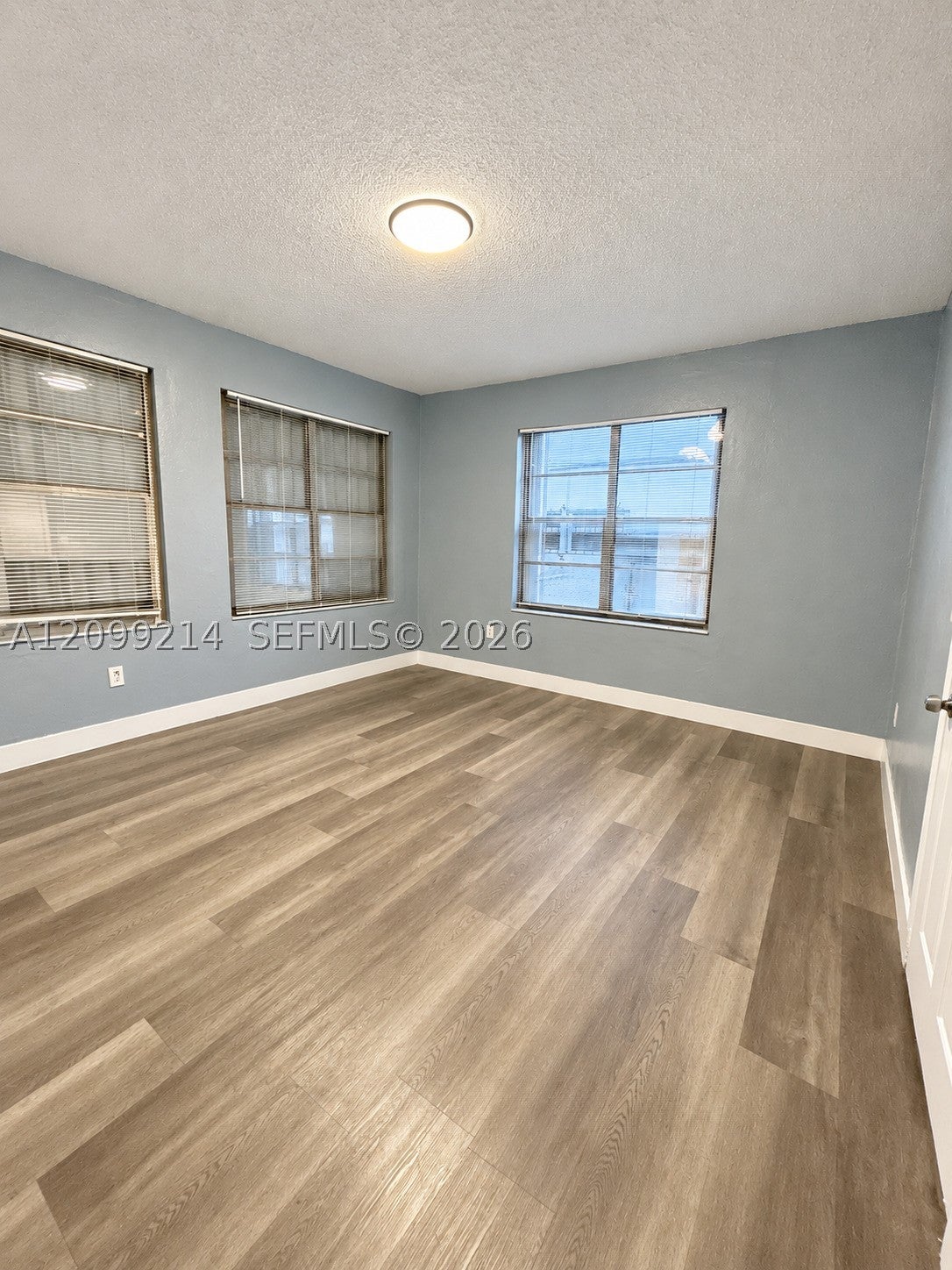 301 SW 10th Ave 4