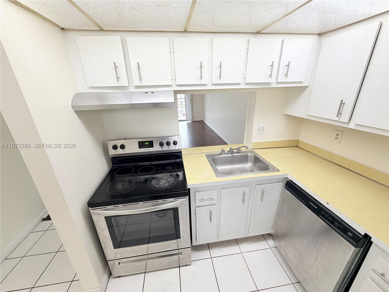 BROOKFIELD SQUARE CONDO - Residential