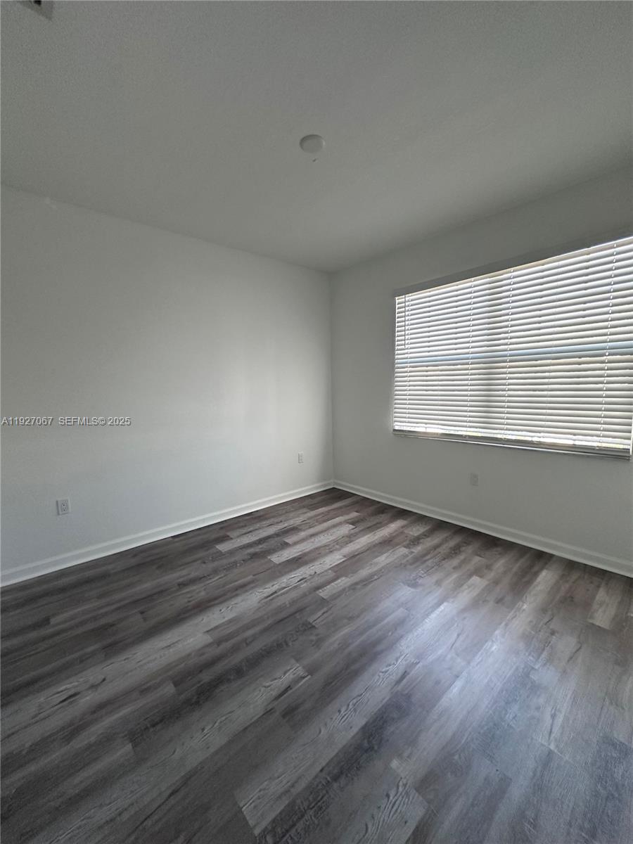 VIZCAYA FALLS PLAT 3 - Residential Lease