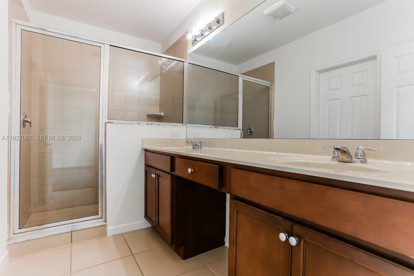 VIZCAYA FALLS PLAT 3 - Residential Lease