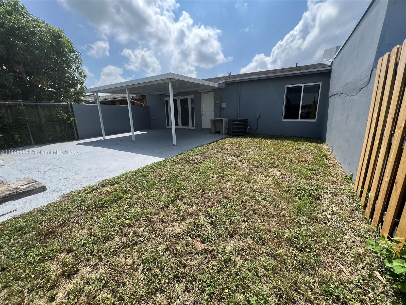 RICHMOND TOWNHOUSE - Residential Lease