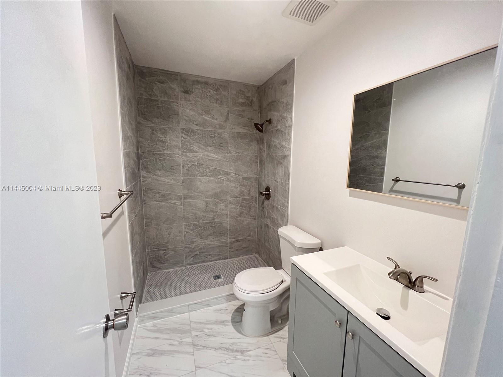 RICHMOND TOWNHOUSE - Residential Lease