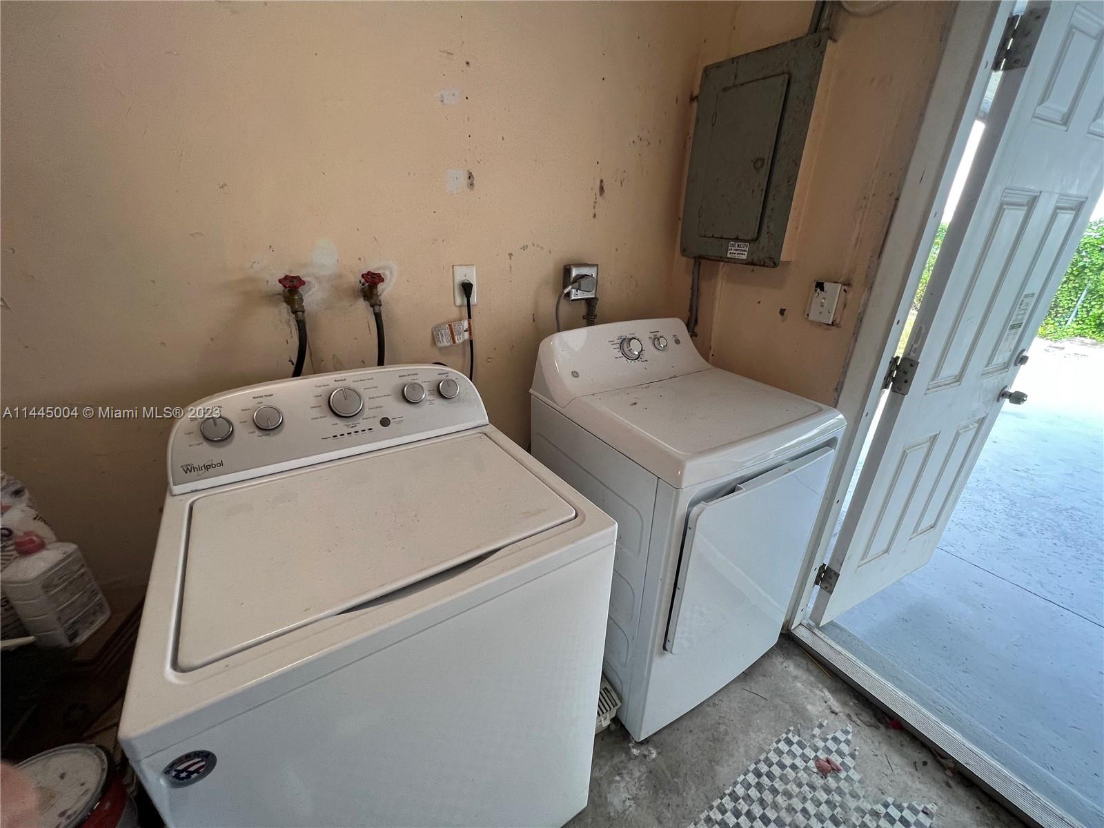 RICHMOND TOWNHOUSE - Residential Lease