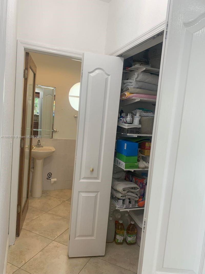 ENCLAVE AT WESTCHESTER - Residential