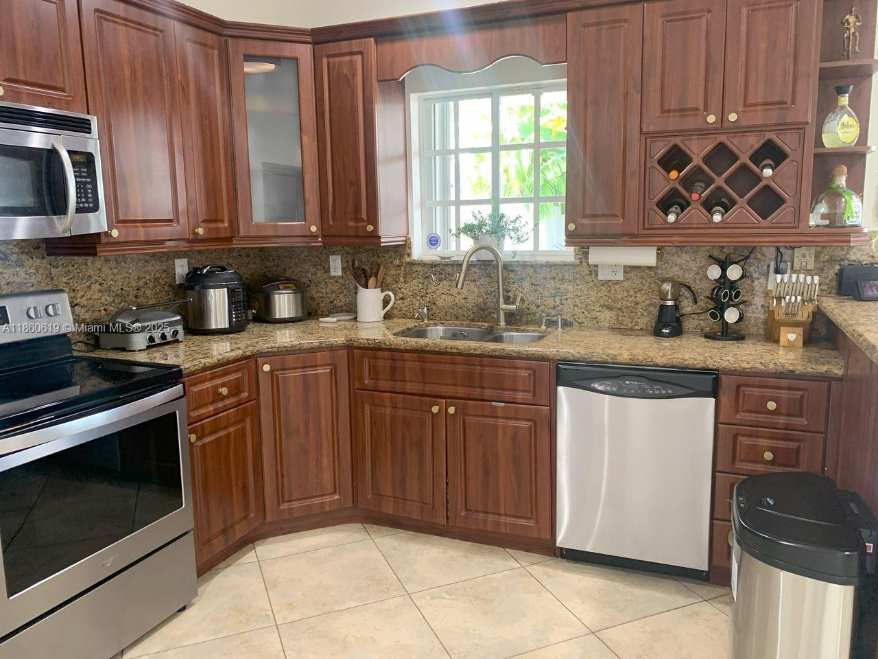 ENCLAVE AT WESTCHESTER - Residential