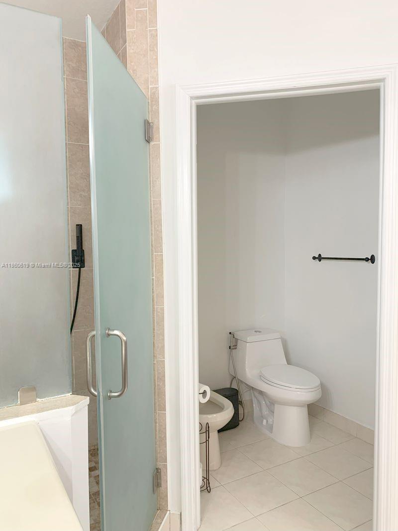 ENCLAVE AT WESTCHESTER - Residential