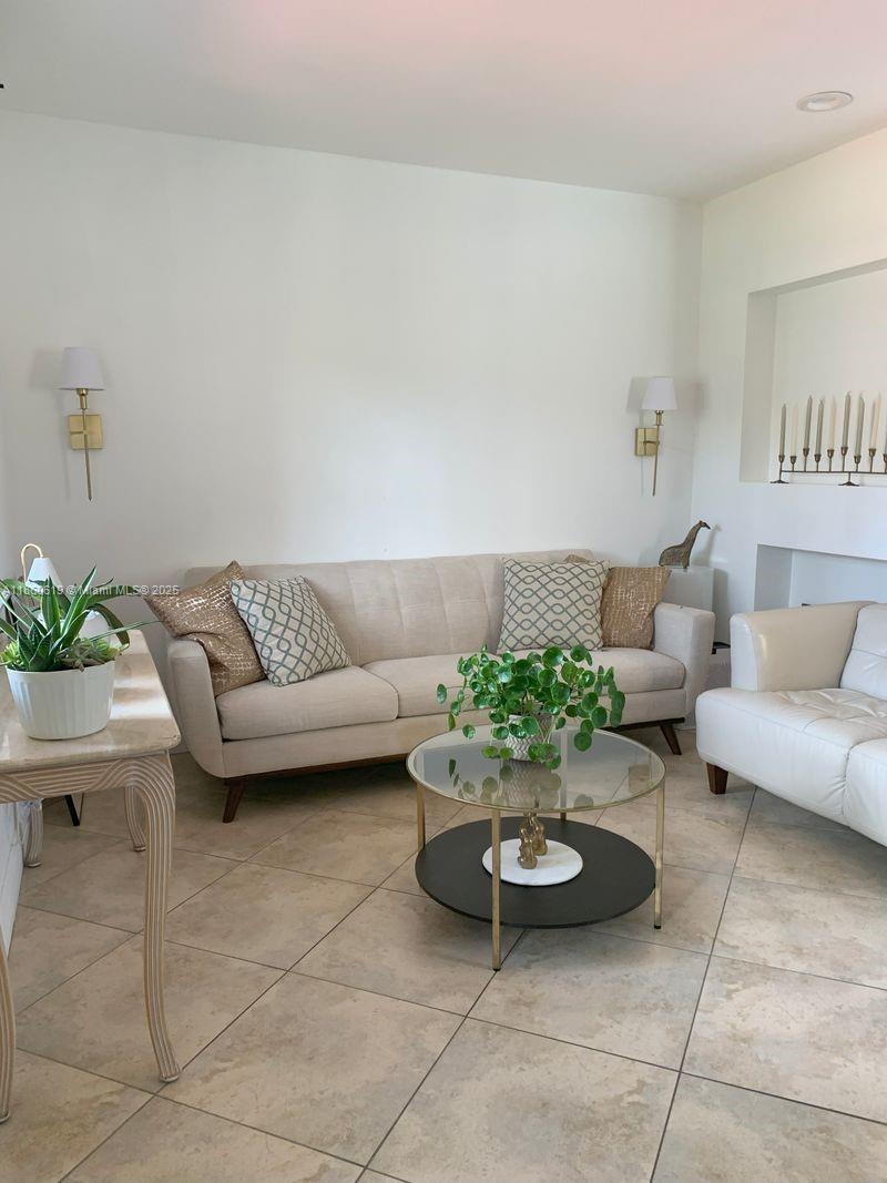 ENCLAVE AT WESTCHESTER - Residential