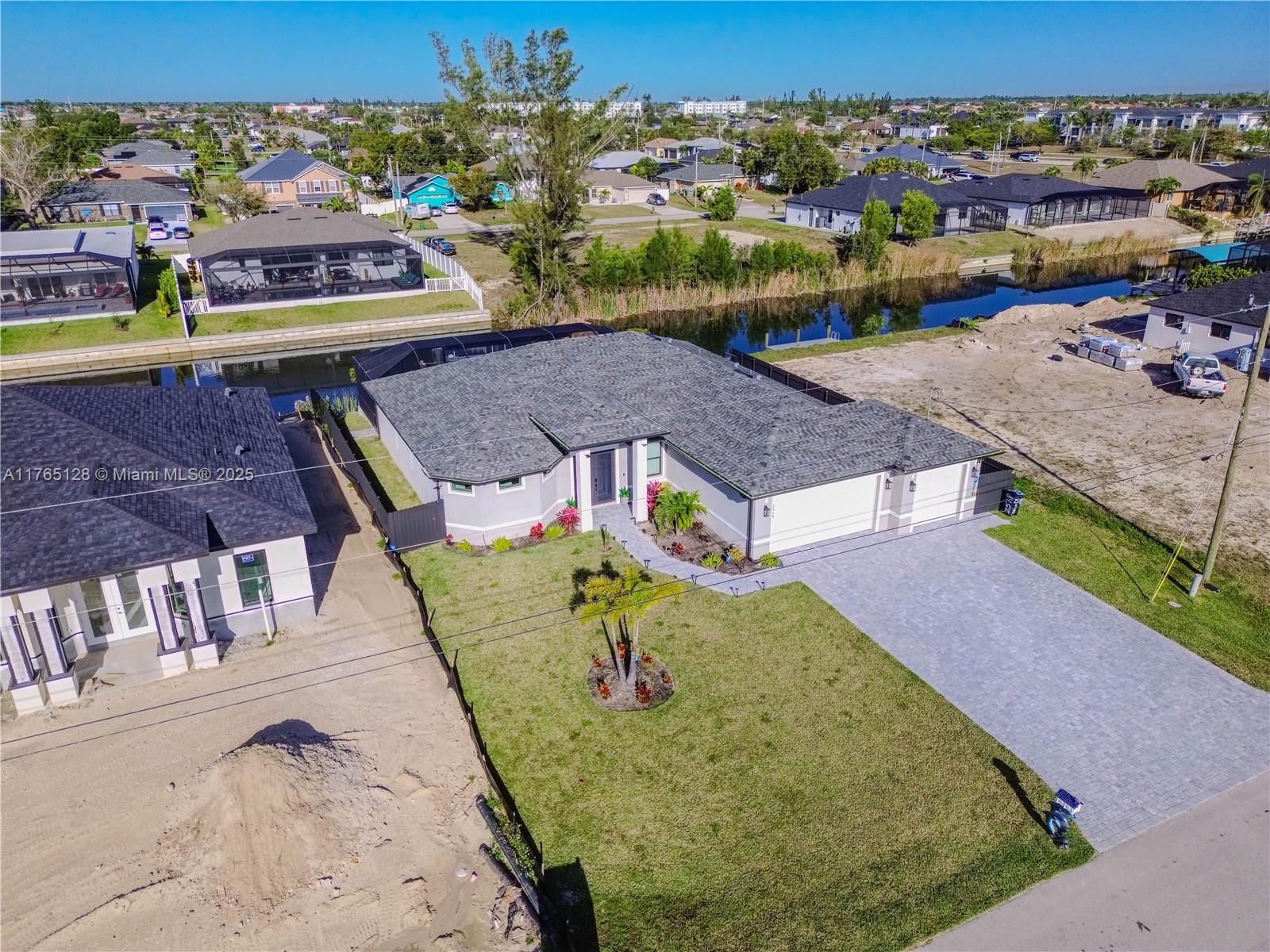 CAPE CORAL - Residential