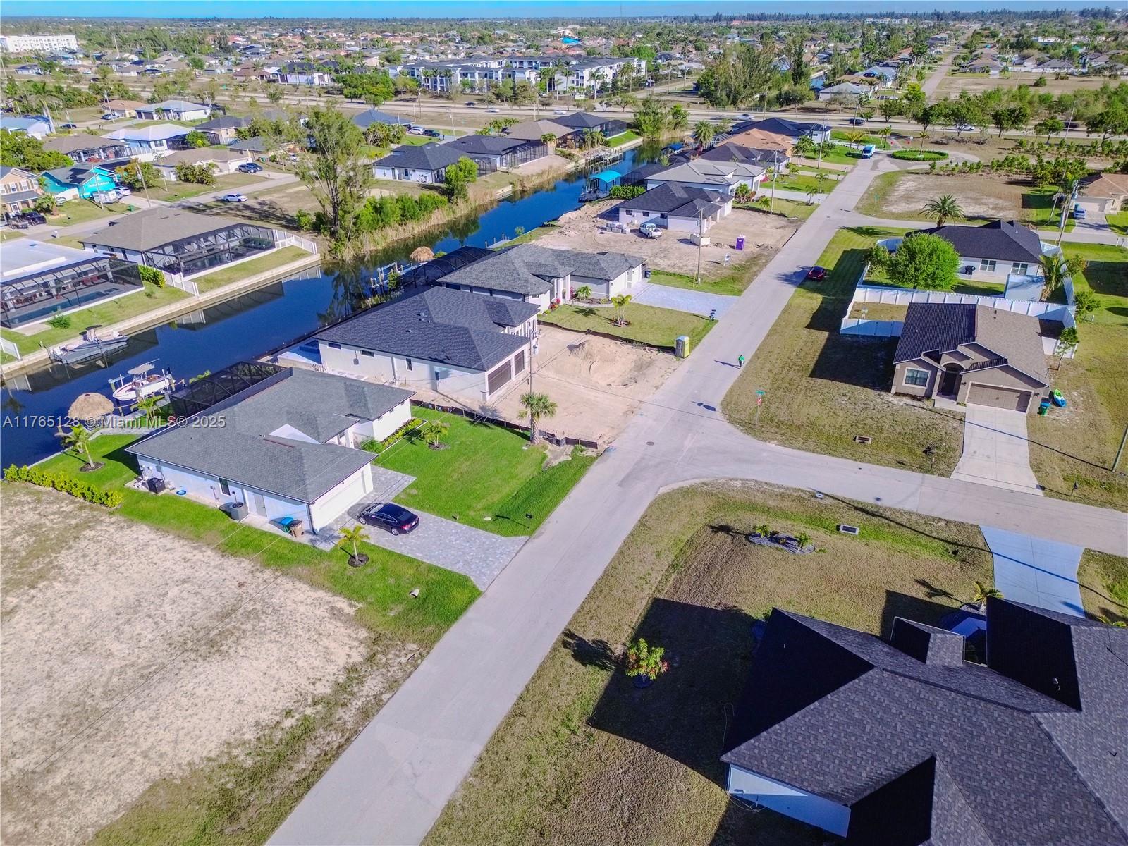 CAPE CORAL - Residential