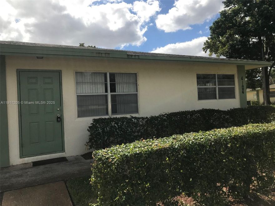Beautiful Condo located at Ramblewood East Very spacious w/full amenities has Club House, Tennis Court, Pools, Gym and a Billiard-Room. Freshly painted, modern wood floors, Rent includes water. Tenant/s Must have credit score of 640 or above to be approved by association & no criminal record.