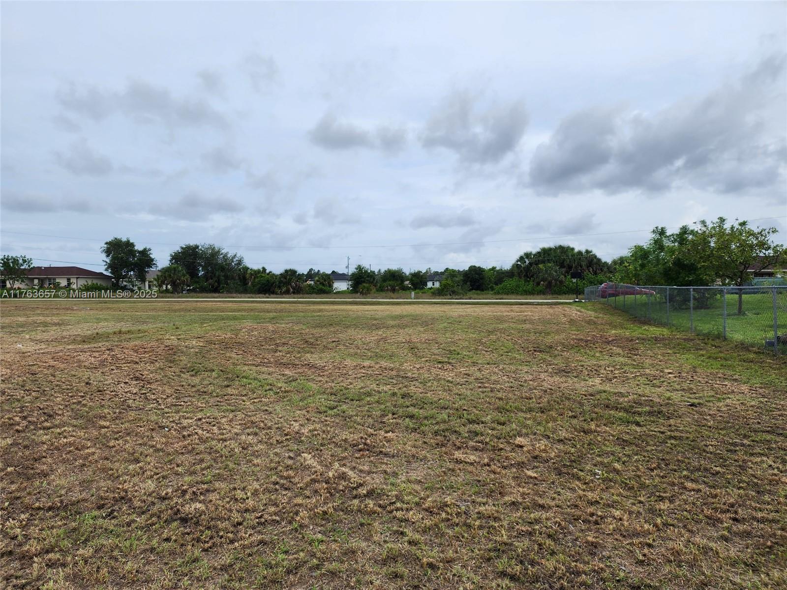 Lee County Unincorporated - Land