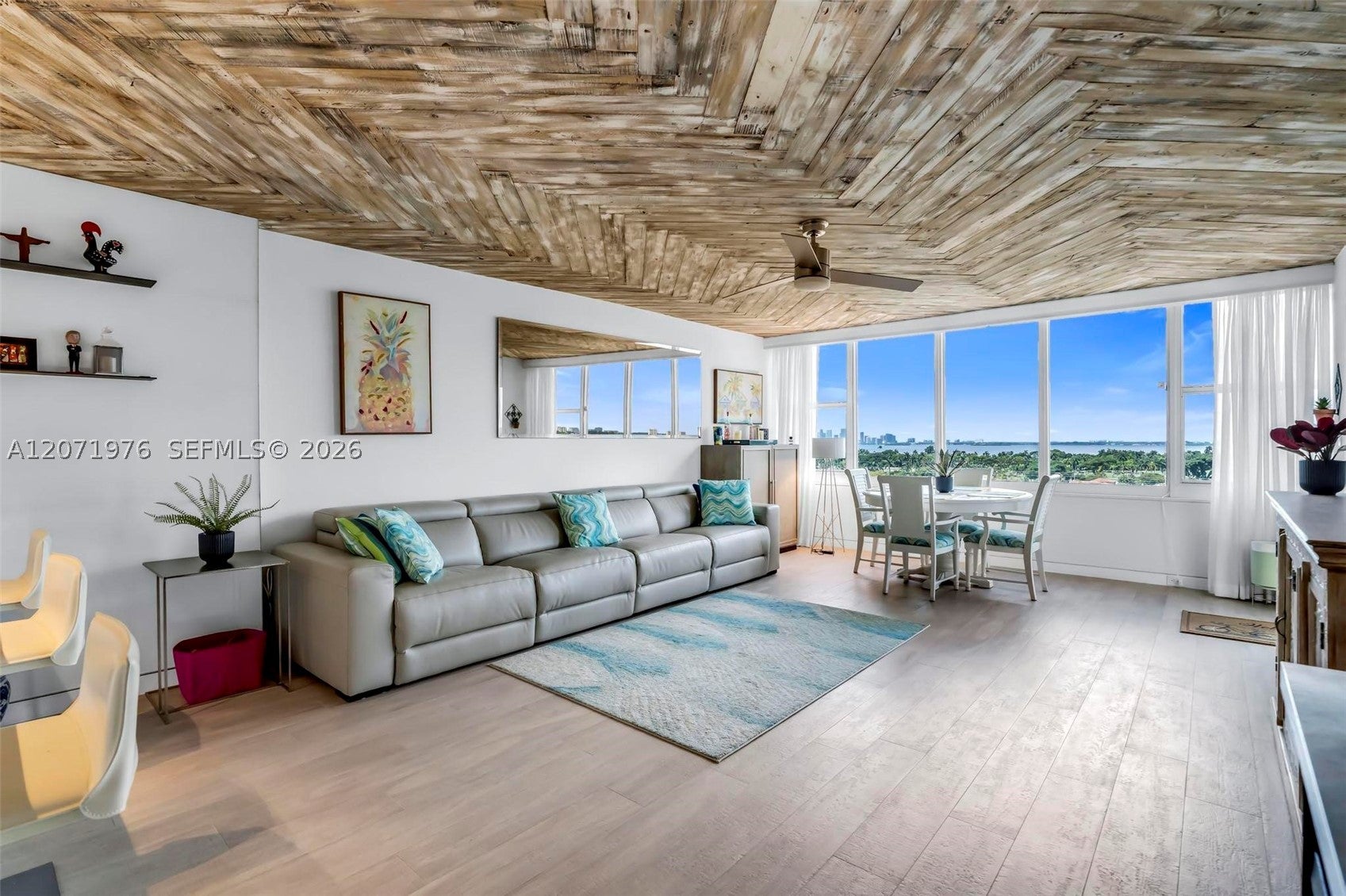 5600 Collins Ave 11S