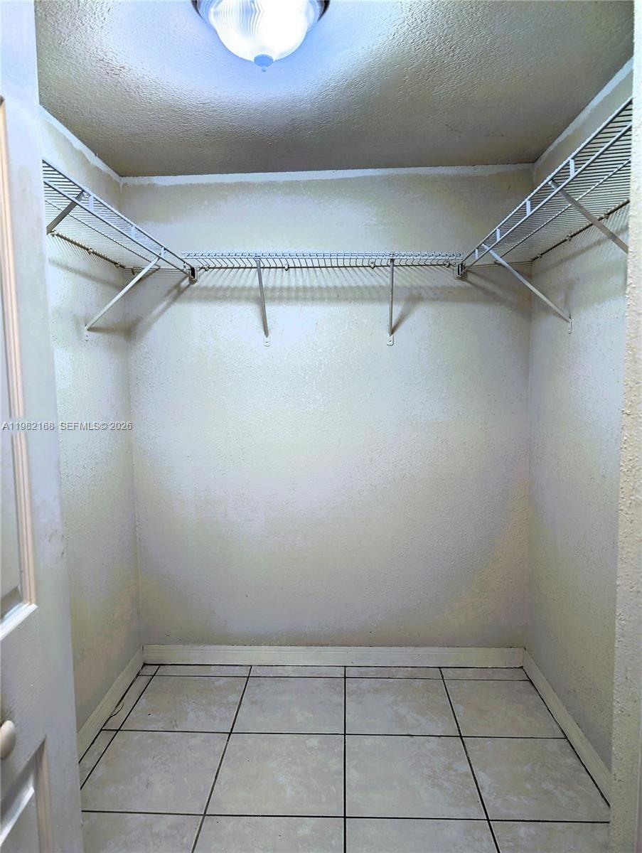 WEST PALM VILLAS III COND - Residential