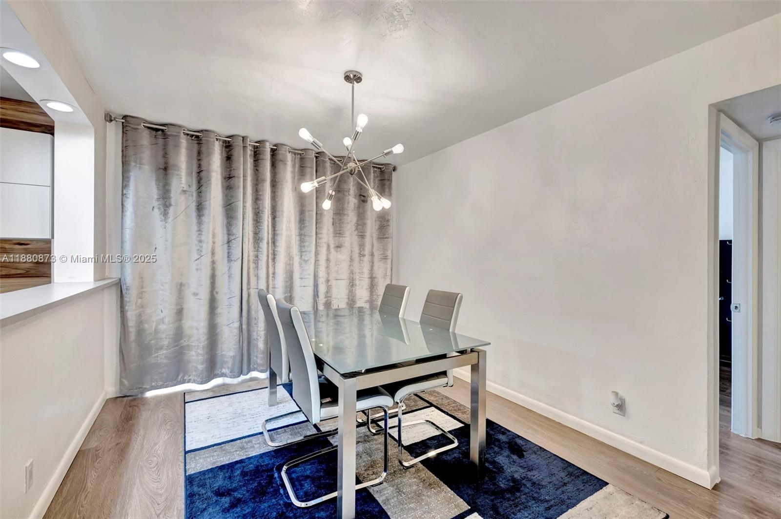 FALLS OF INVERRARY - Residential