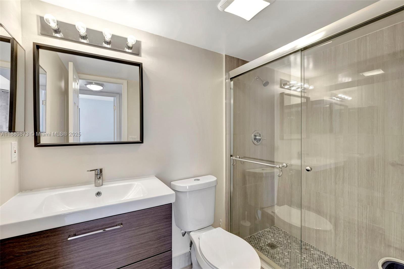 FALLS OF INVERRARY - Residential