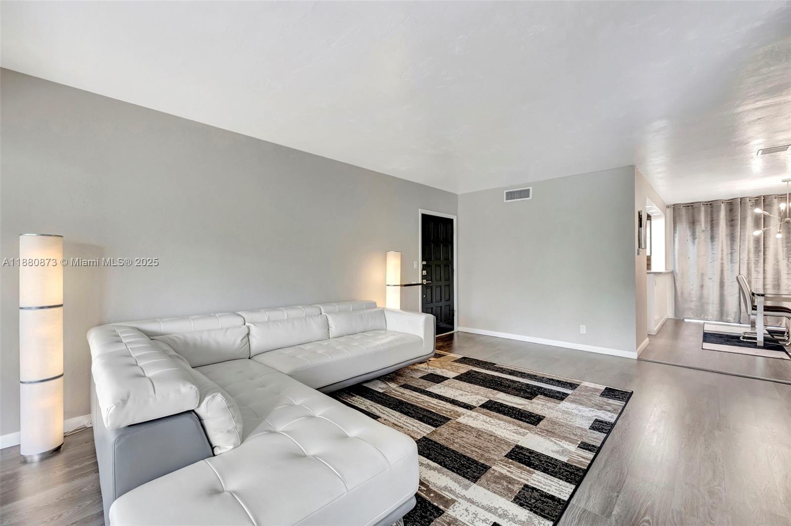 FALLS OF INVERRARY - Residential