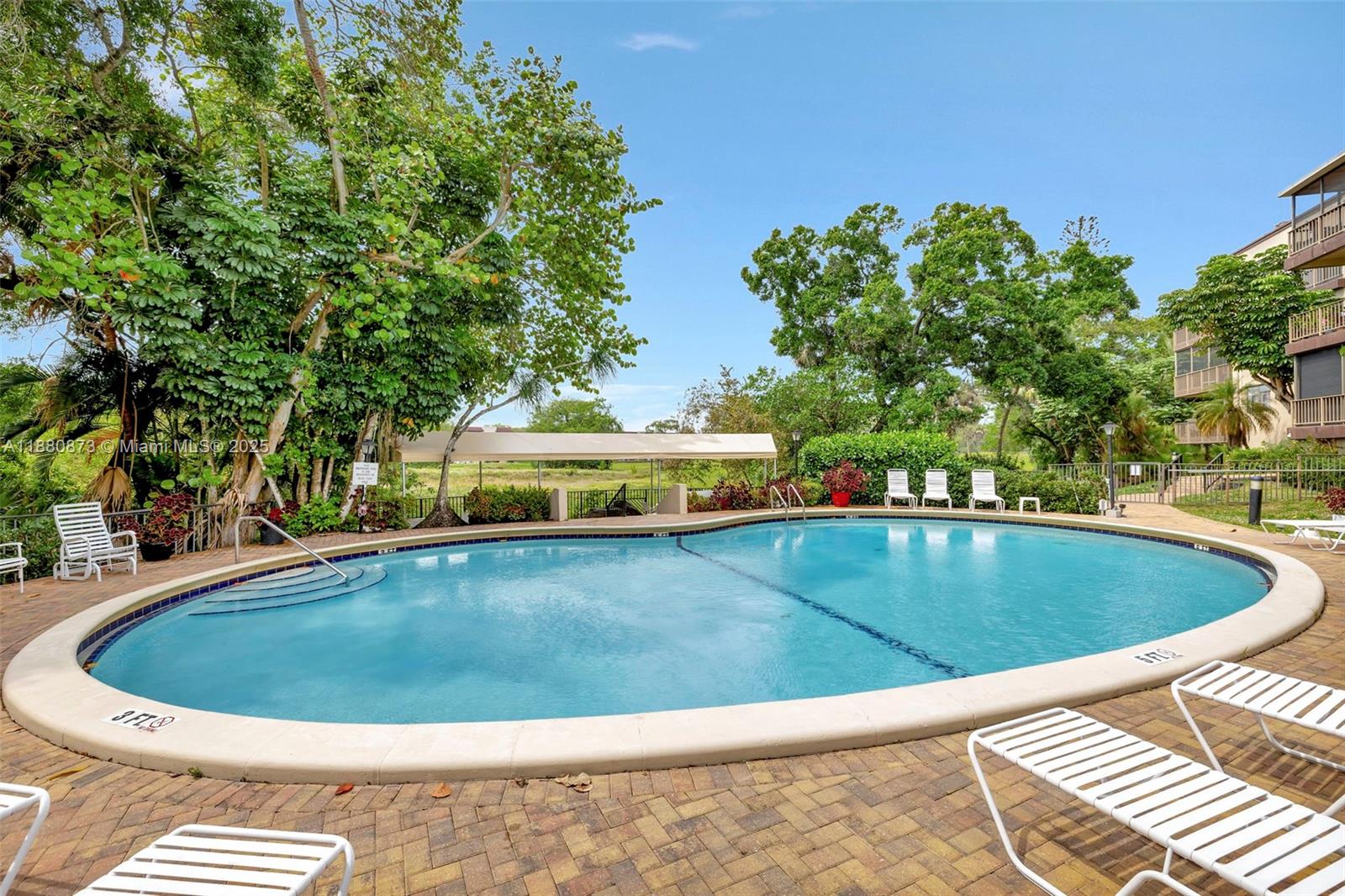 FALLS OF INVERRARY - Residential