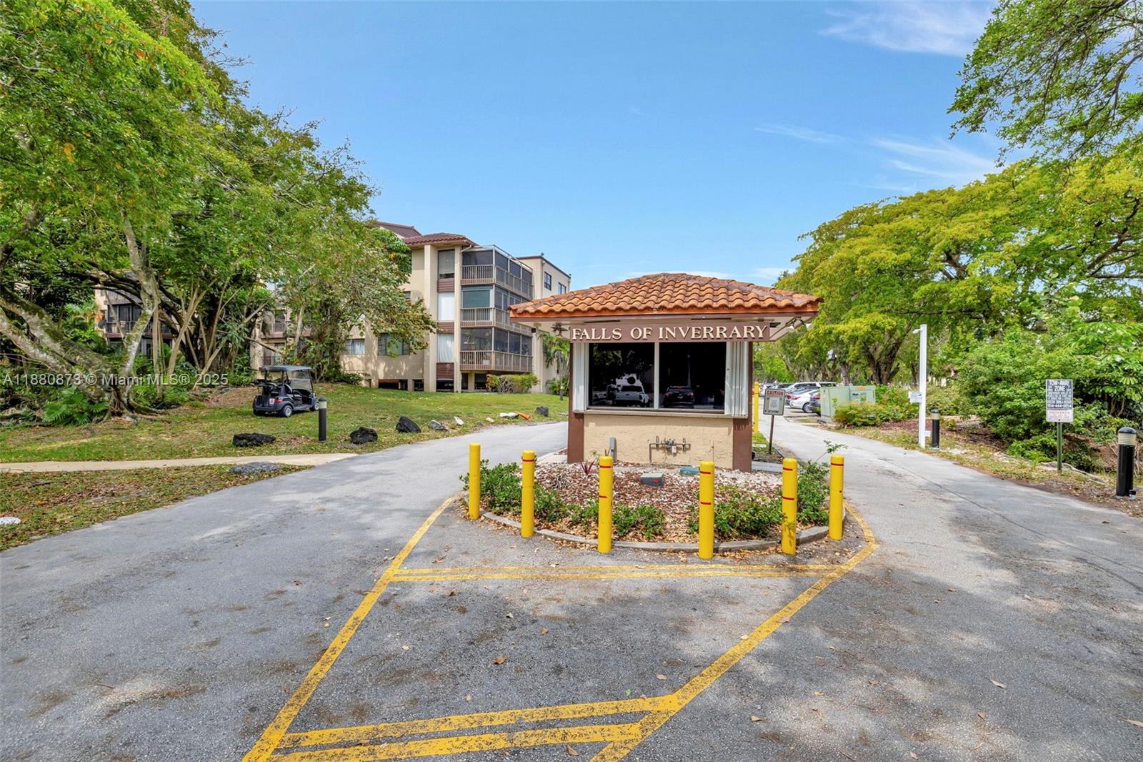 FALLS OF INVERRARY - Residential