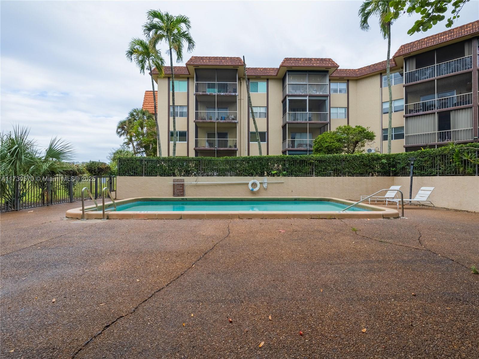 INVERRARY COUNTRY CLUB - Residential