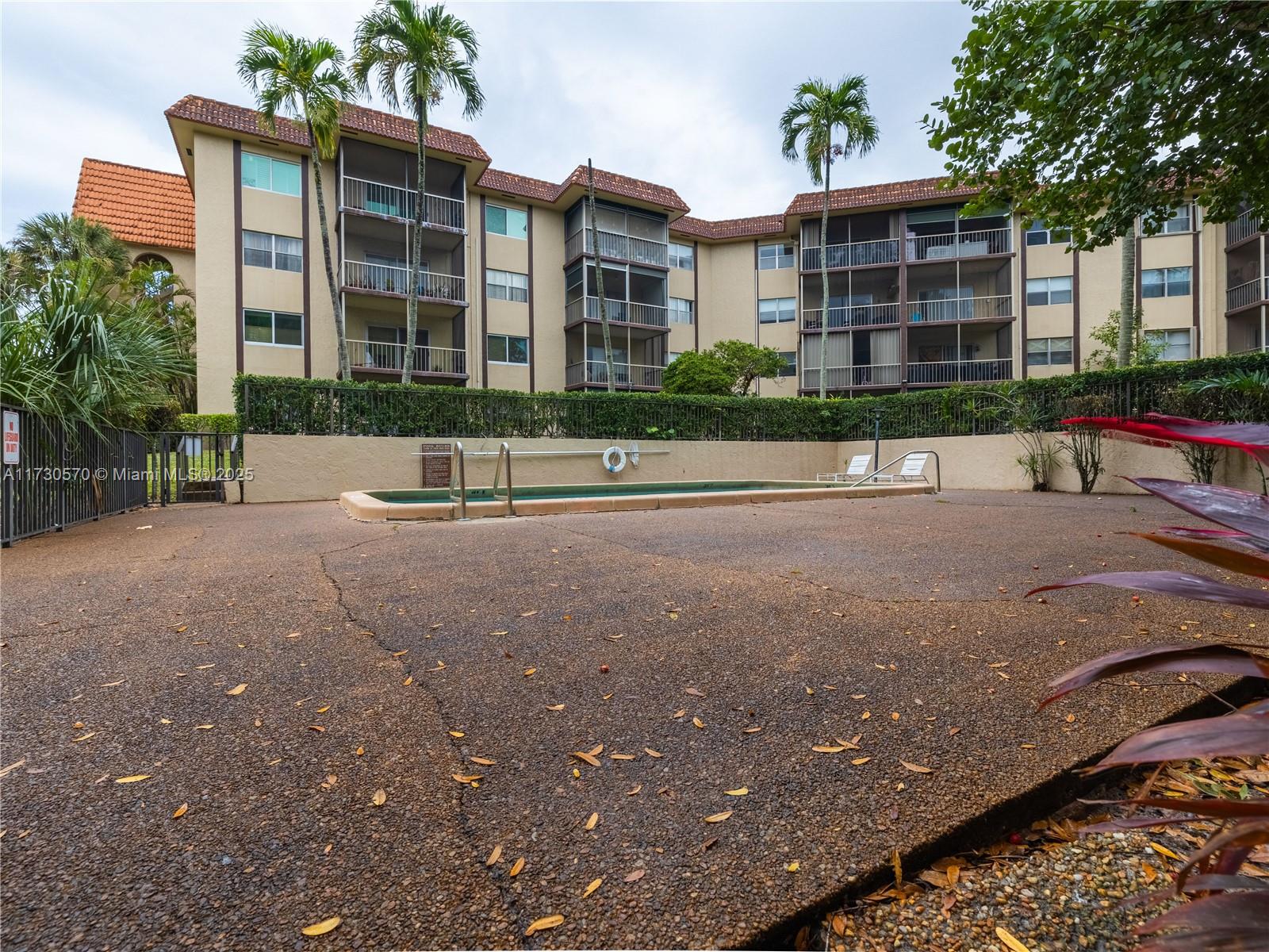 INVERRARY COUNTRY CLUB - Residential