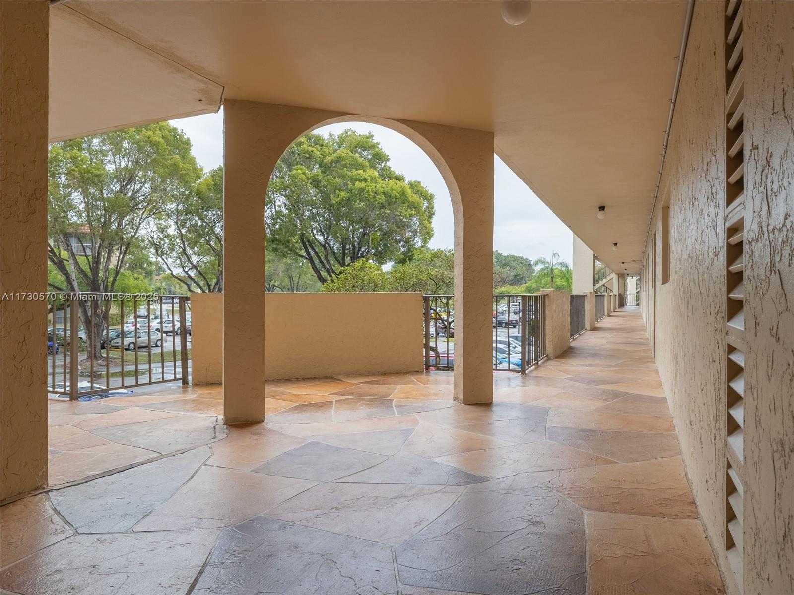 INVERRARY COUNTRY CLUB - Residential