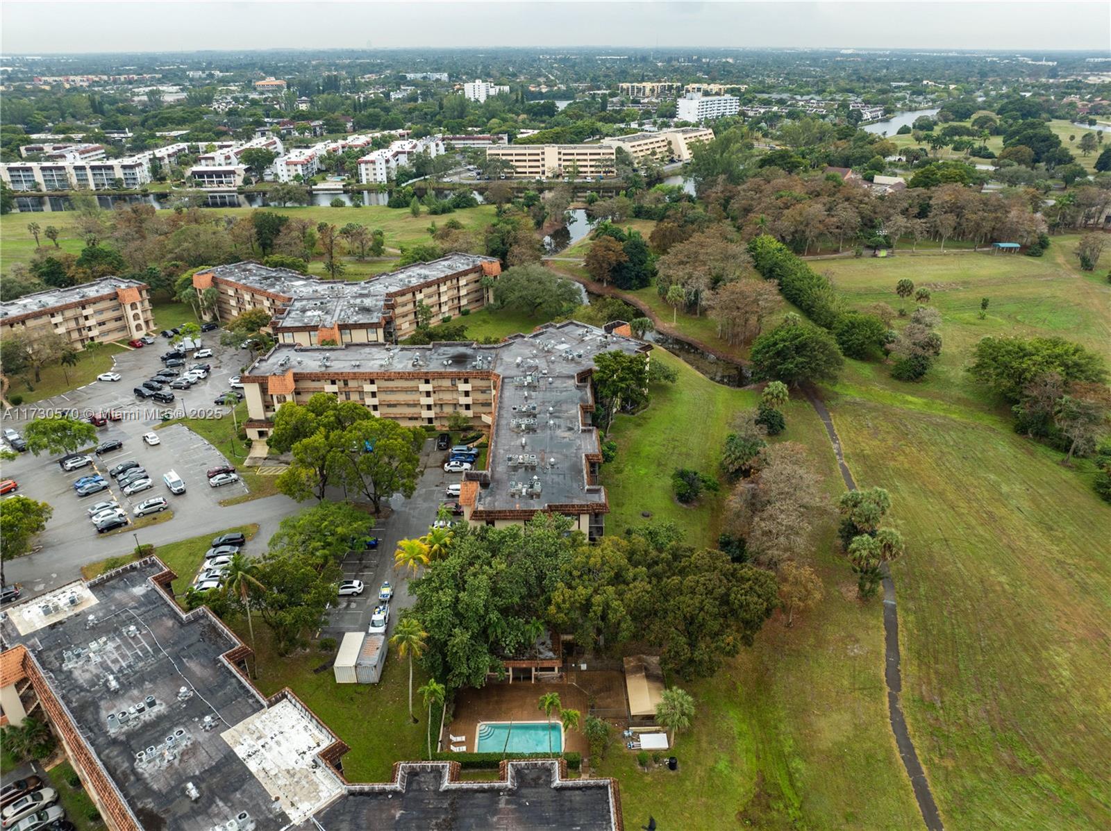 INVERRARY COUNTRY CLUB - Residential