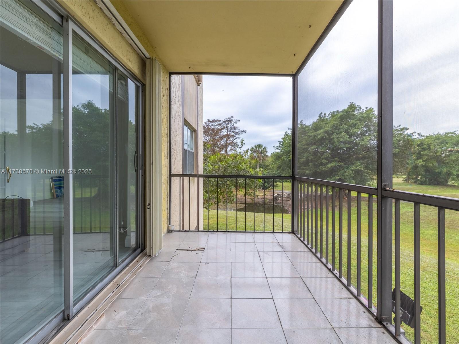 INVERRARY COUNTRY CLUB - Residential