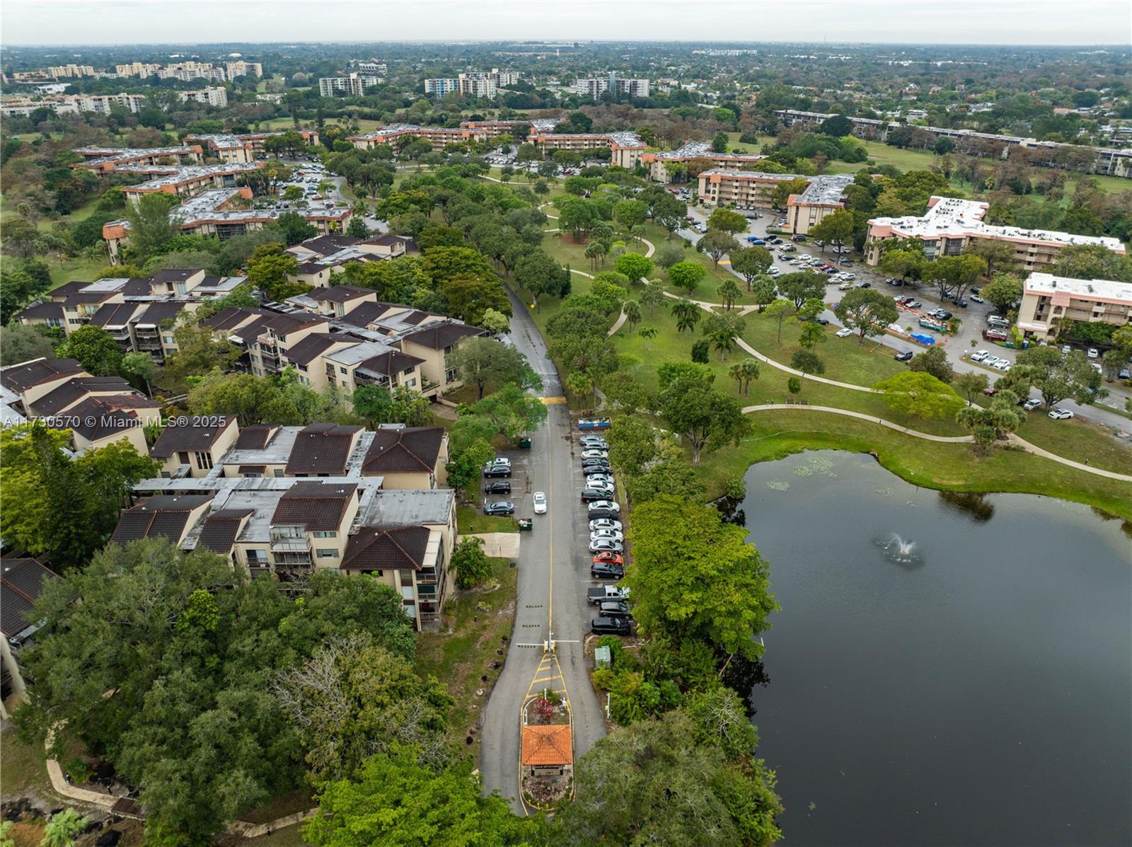 INVERRARY COUNTRY CLUB - Residential