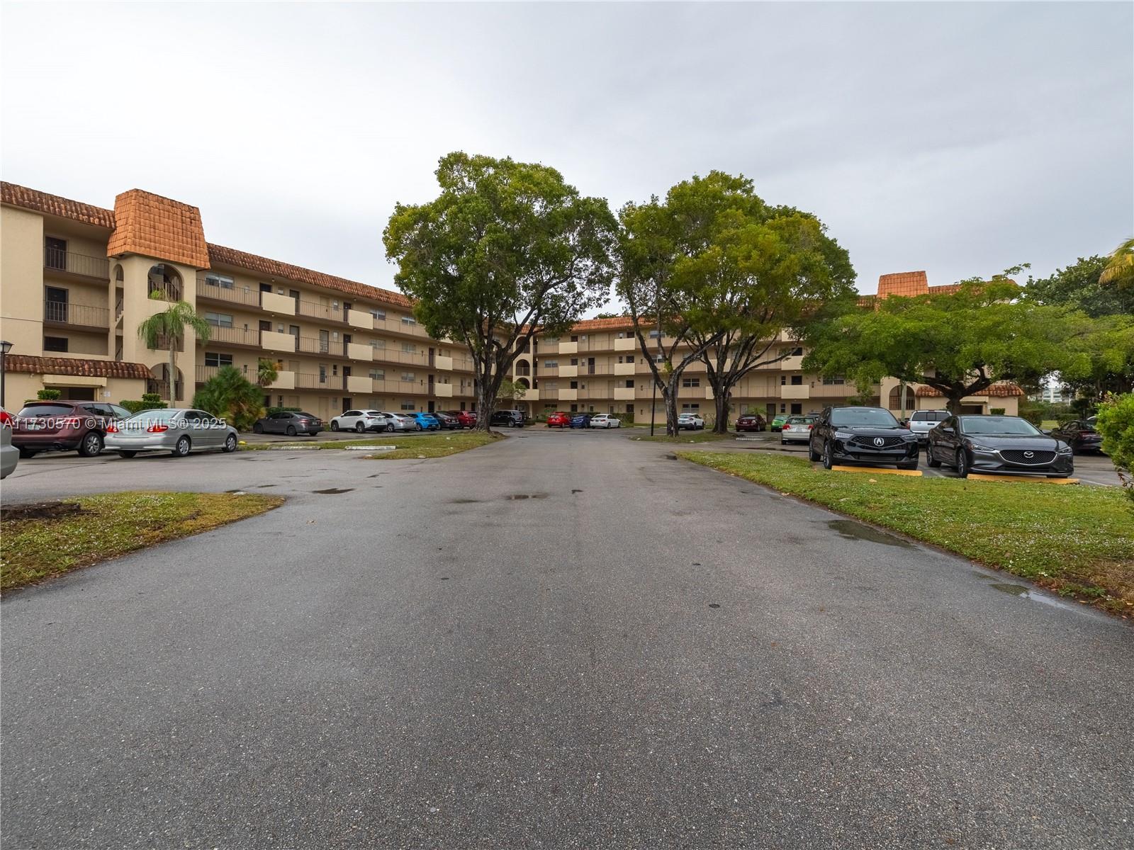 INVERRARY COUNTRY CLUB - Residential