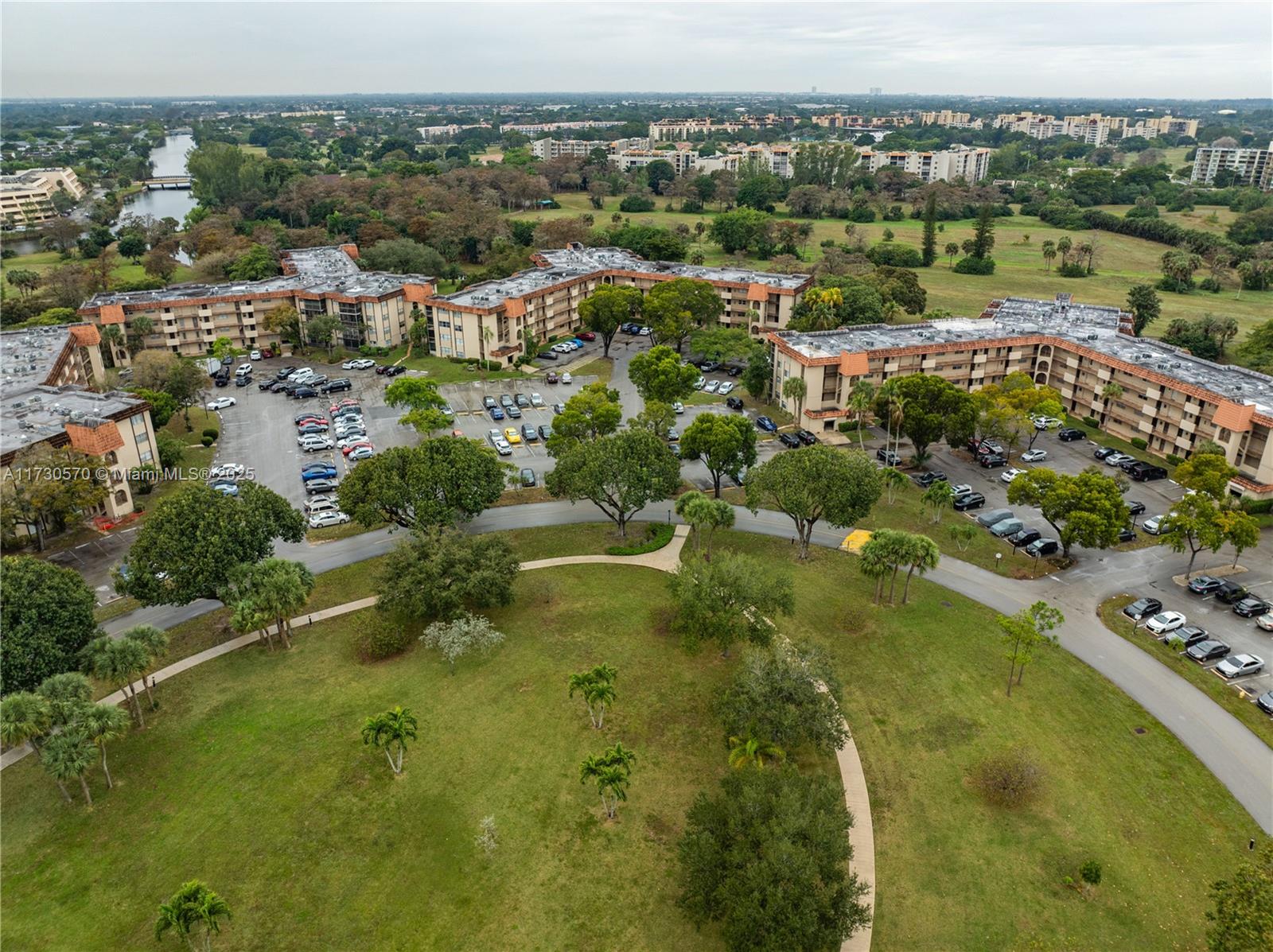 INVERRARY COUNTRY CLUB - Residential