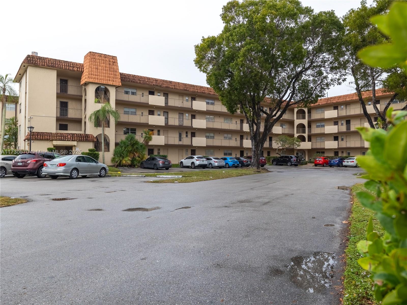 INVERRARY COUNTRY CLUB - Residential