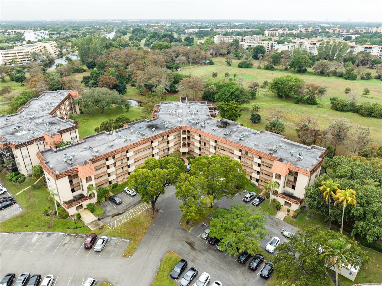 INVERRARY COUNTRY CLUB - Residential