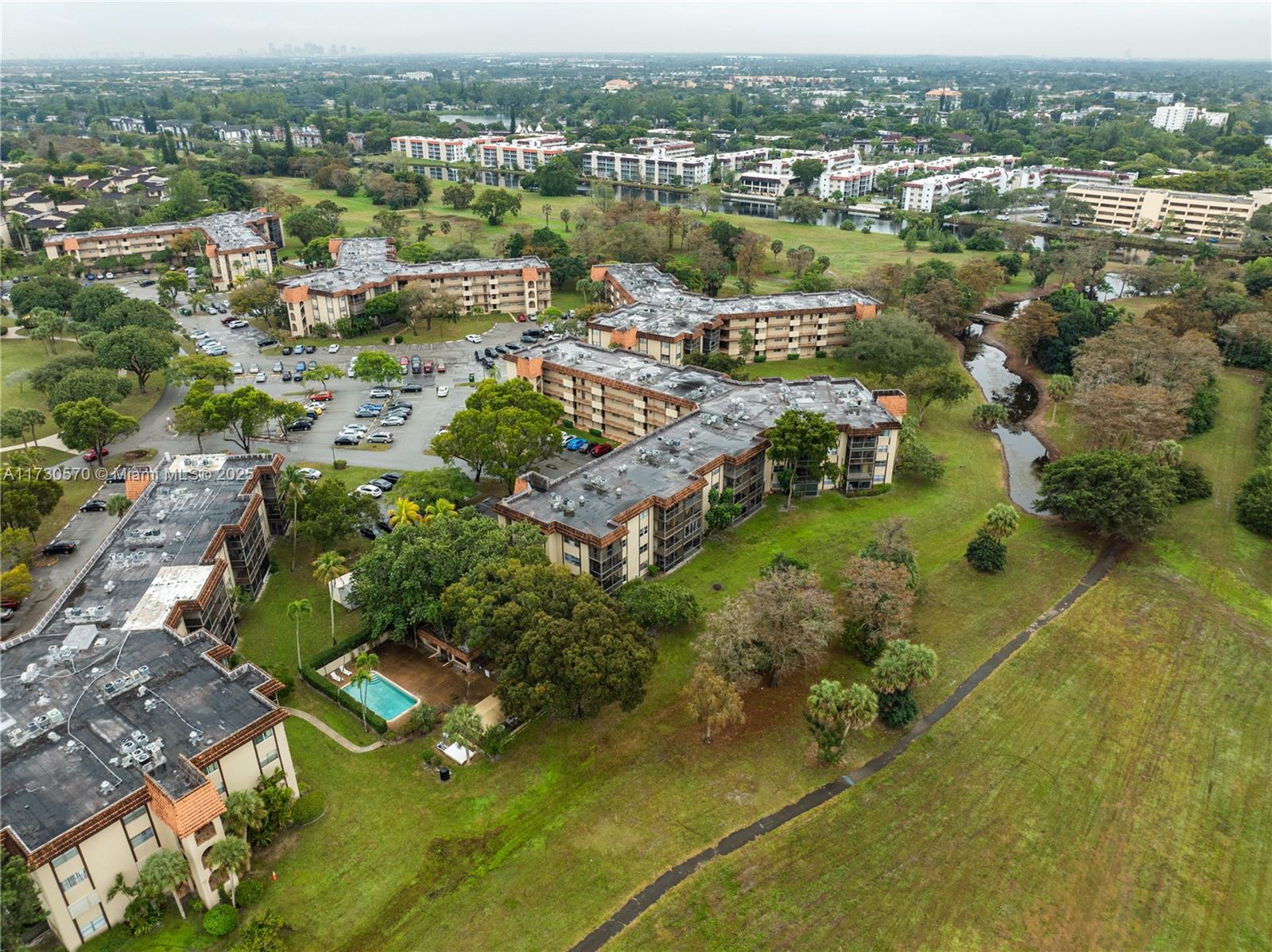 INVERRARY COUNTRY CLUB - Residential