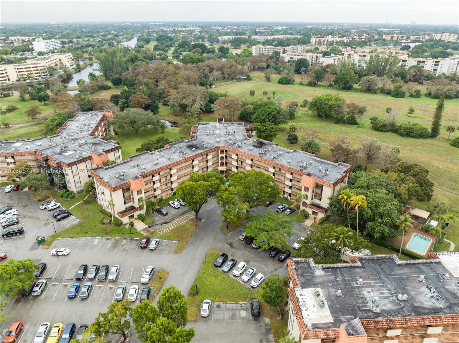 INVERRARY COUNTRY CLUB - Residential