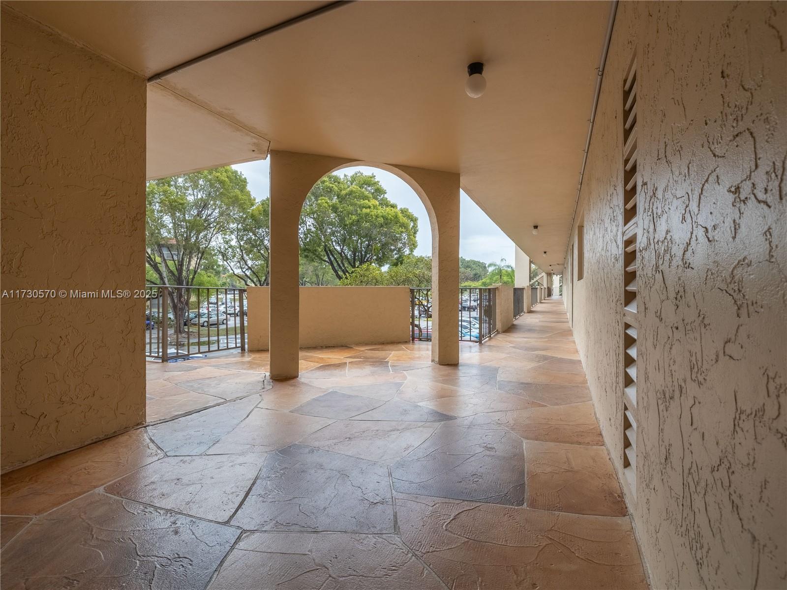INVERRARY COUNTRY CLUB - Residential