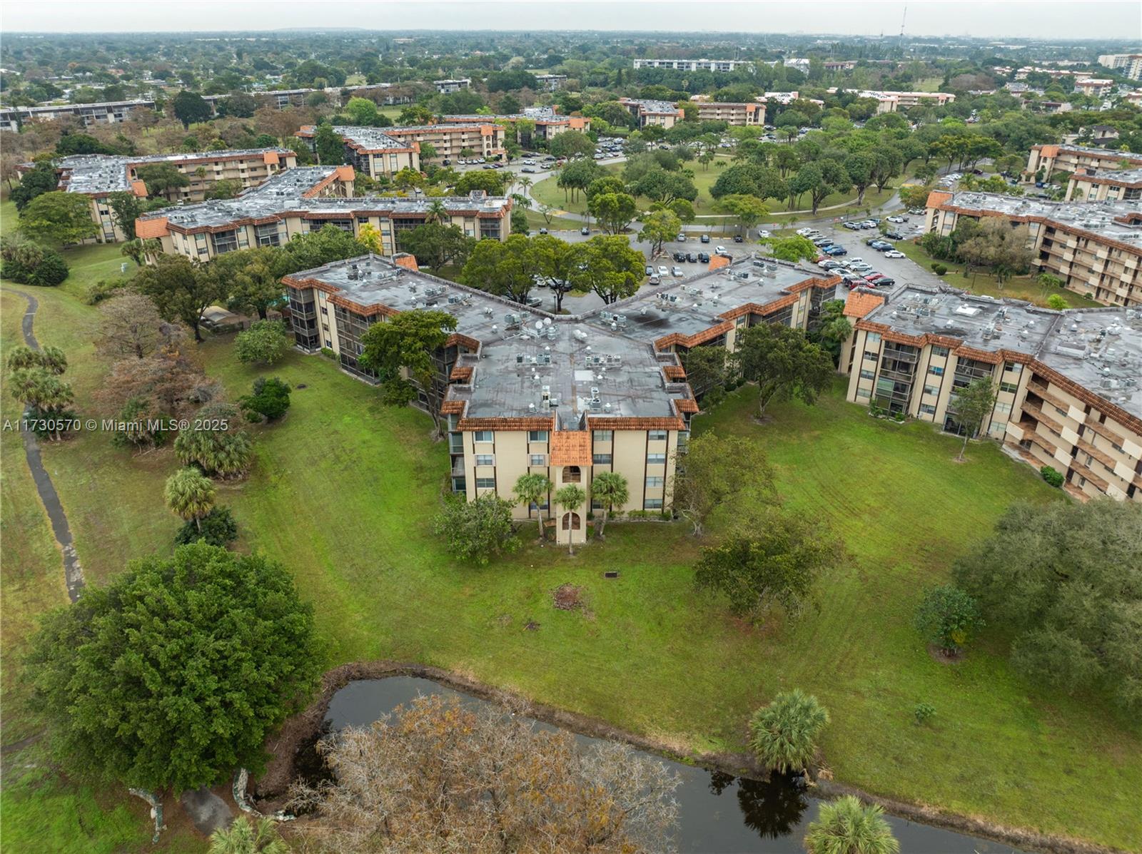 INVERRARY COUNTRY CLUB - Residential