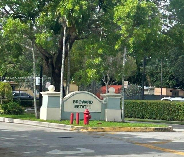 BROWARD MANOR - Residential