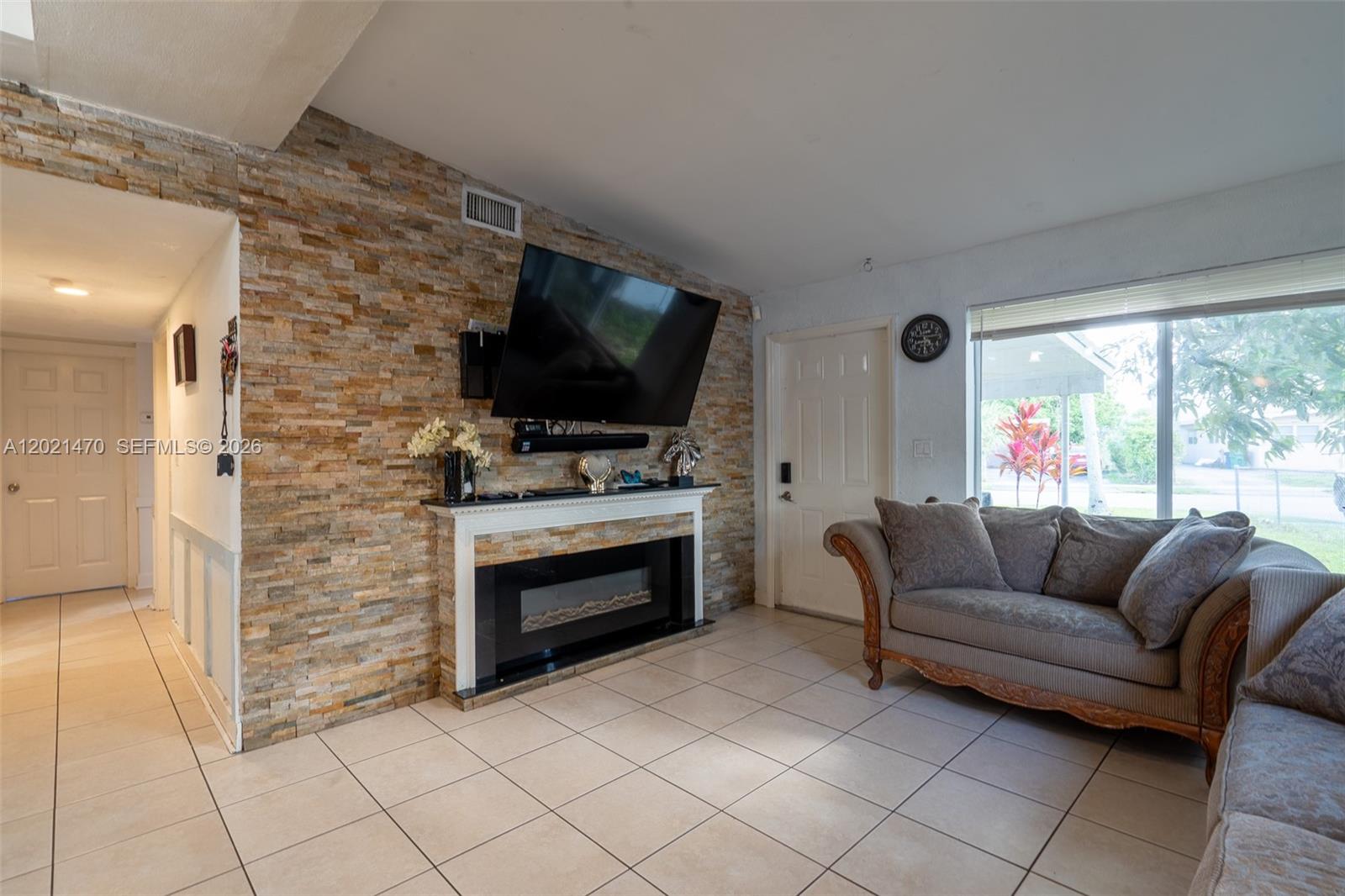 BROWARD MANOR - Residential