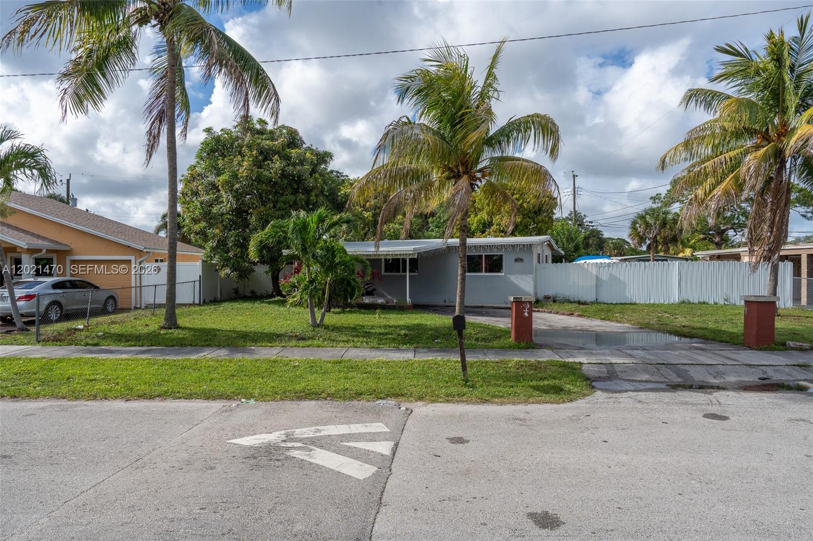 BROWARD MANOR - Residential
