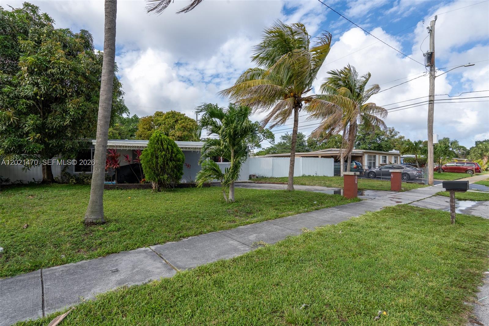 BROWARD MANOR - Residential