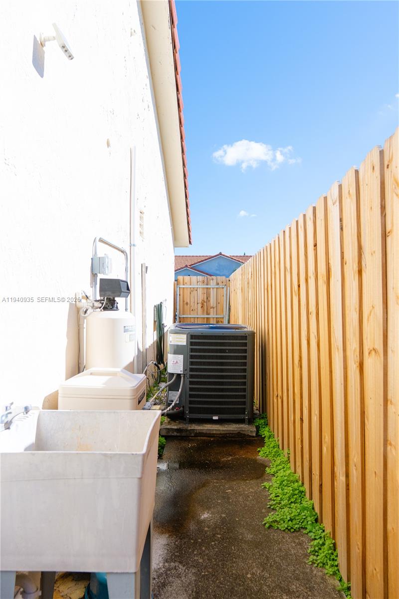 MONACO ESTATES 1ST ADDN - Residential