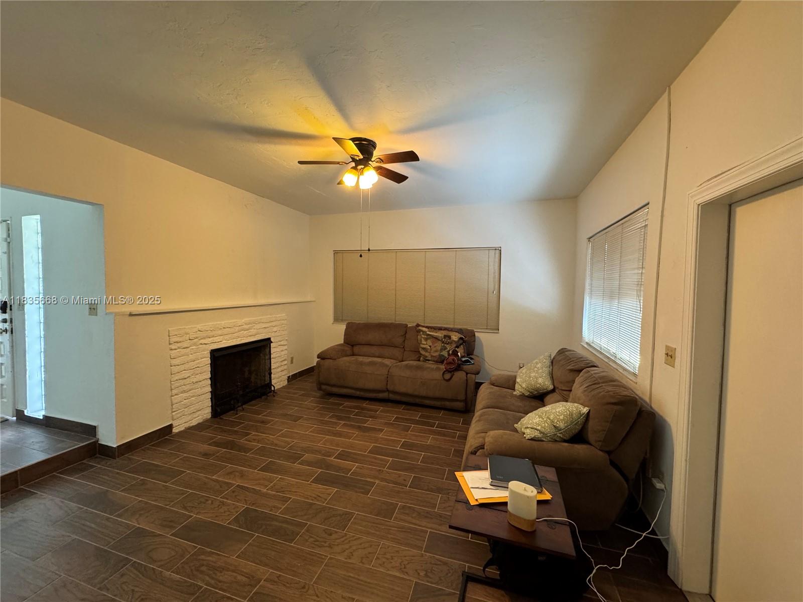 61 NW 14th St