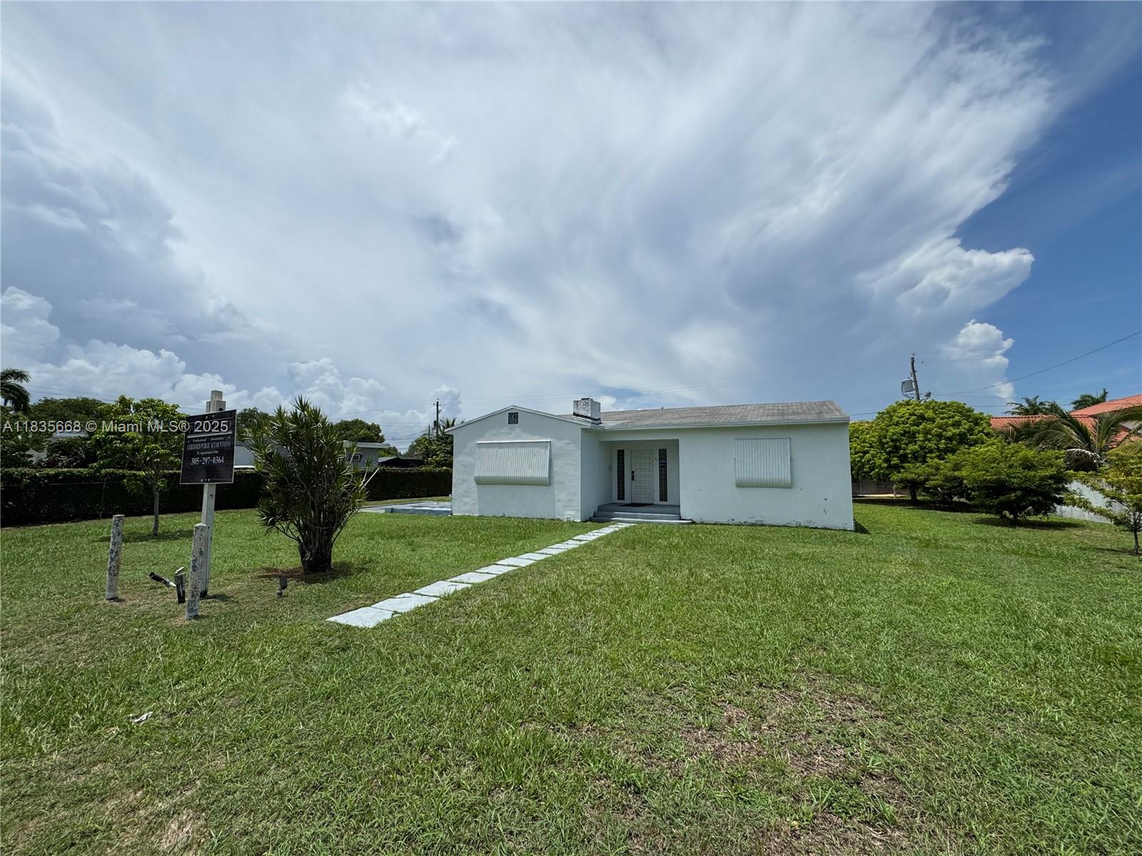 61 NW 14th St