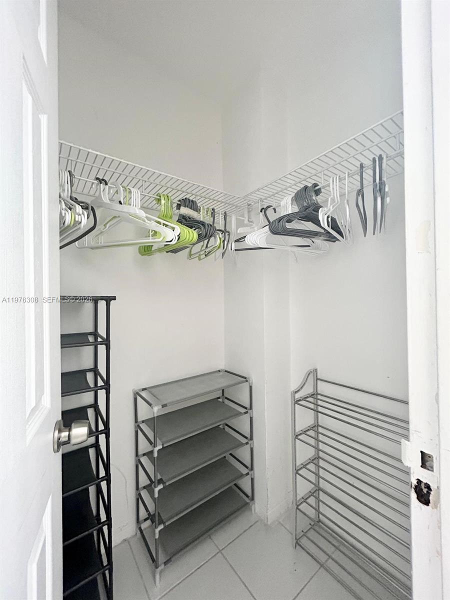 THE DECOPLAGE CONDO - Residential Lease