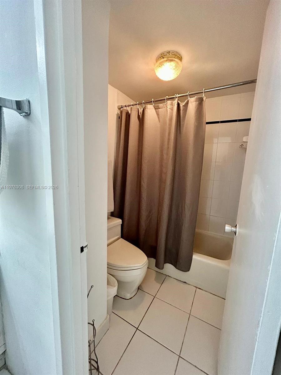 THE DECOPLAGE CONDO - Residential Lease