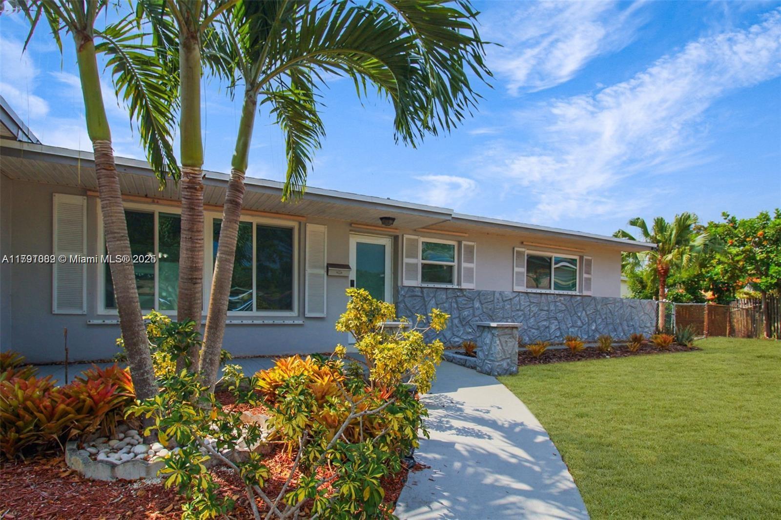 PASADENA LAKES - Residential