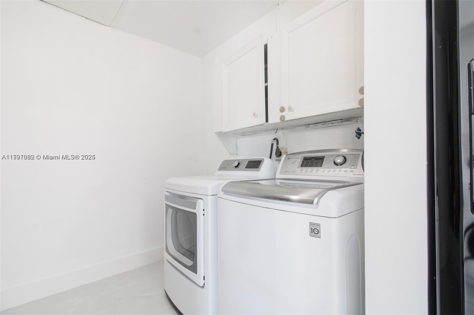 PASADENA LAKES - Residential