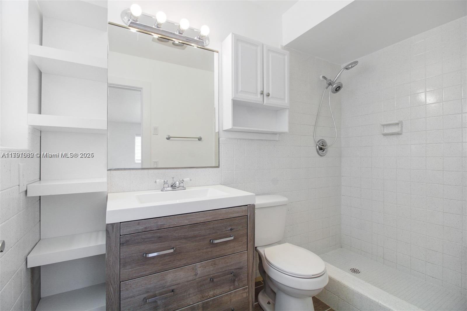 PASADENA LAKES - Residential